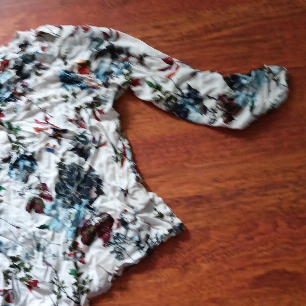Floral‎ blouse - Picture 4 of 7
